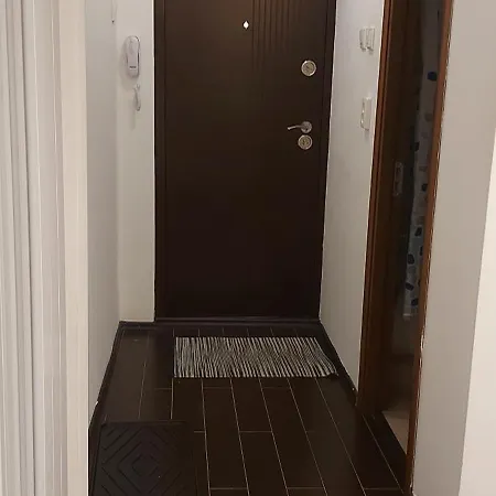 Chic And Comfortable 1 Bedroom Flat Close To Center