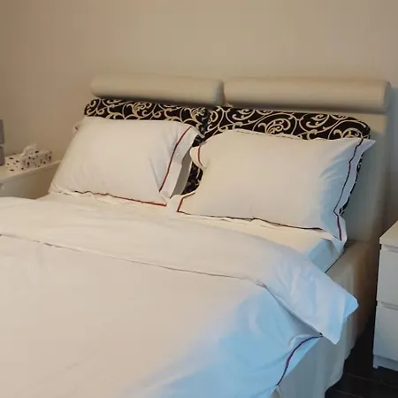 Chic And Comfortable 1 Bedroom Flat Close To Center Διαμέρισμα